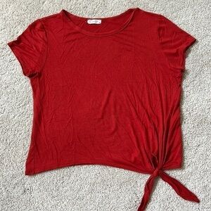 Women’s cropped style tie waist T-shirt. Size L
